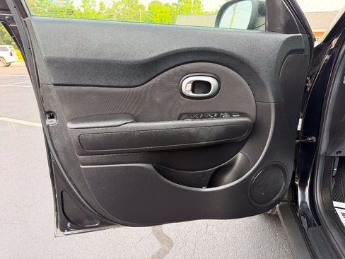 Used 2014 Kia Soul + FWD image 10