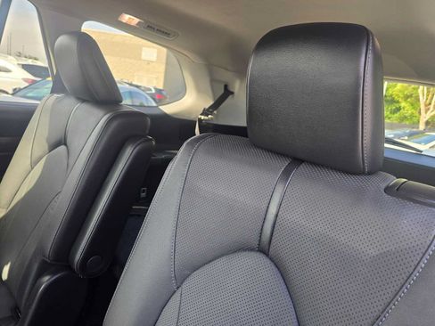 Used 2024 Toyota Grand Highlander FWD image 18
