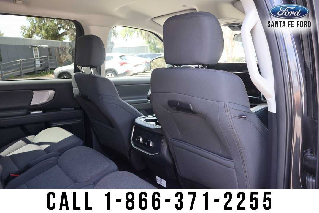 Used 2025 Ford Expedition Active RWD image 24