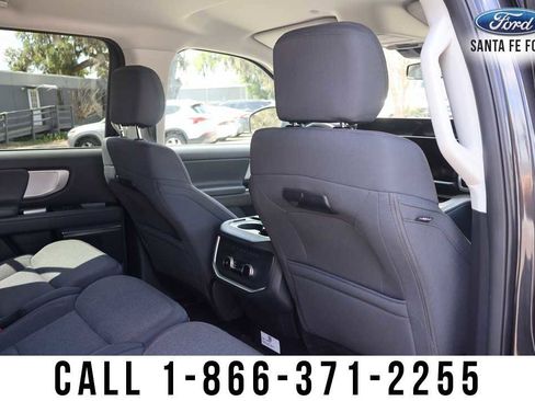 Used 2025 Ford Expedition Active image 24