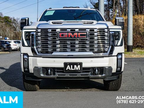 Used 2025 GMC Sierra 3500 Denali w/ Technology Package image 9