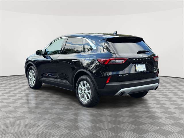 Used 2023 Ford Escape Active w/ Tech Pack #1 AWD/4WD image 5