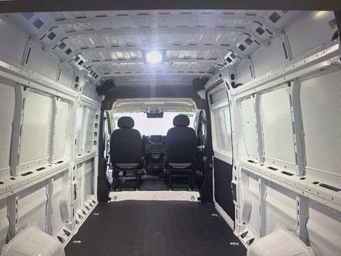 Used 2025 RAM ProMaster 2500 w/ Convenience Group image 21