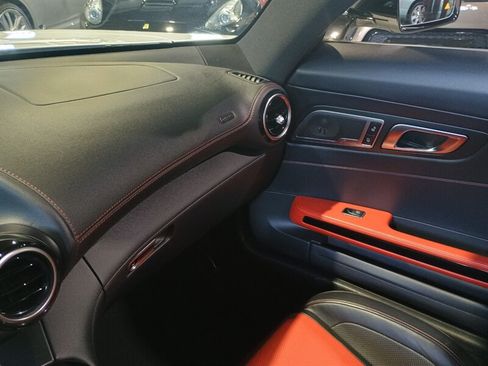 Used 2018 Mercedes-Benz AMG GT Roadster image 23