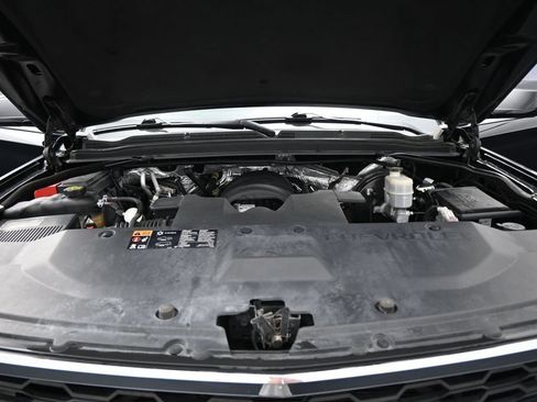 Used 2015 Chevrolet Suburban LT AWD/4WD image 29