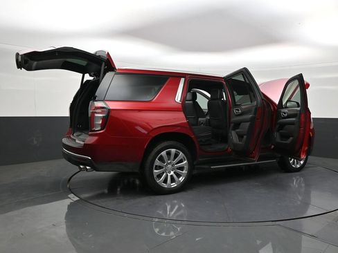 Used 2021 Chevrolet Tahoe Premier w/ Premium Package RWD image 28