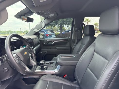 Used 2022 Chevrolet Silverado 1500 LTZ AWD/4WD image 19
