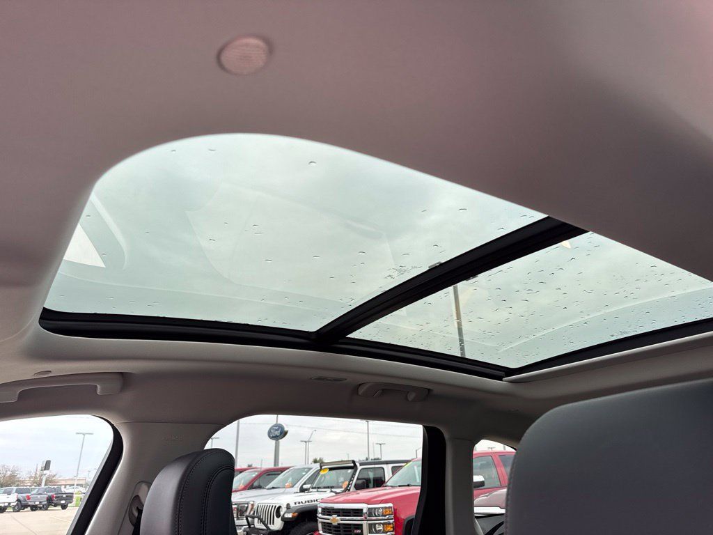Used 2026 Lincoln Nautilus Reserve w/ Jet Appearance Package AWD/4WD image 5