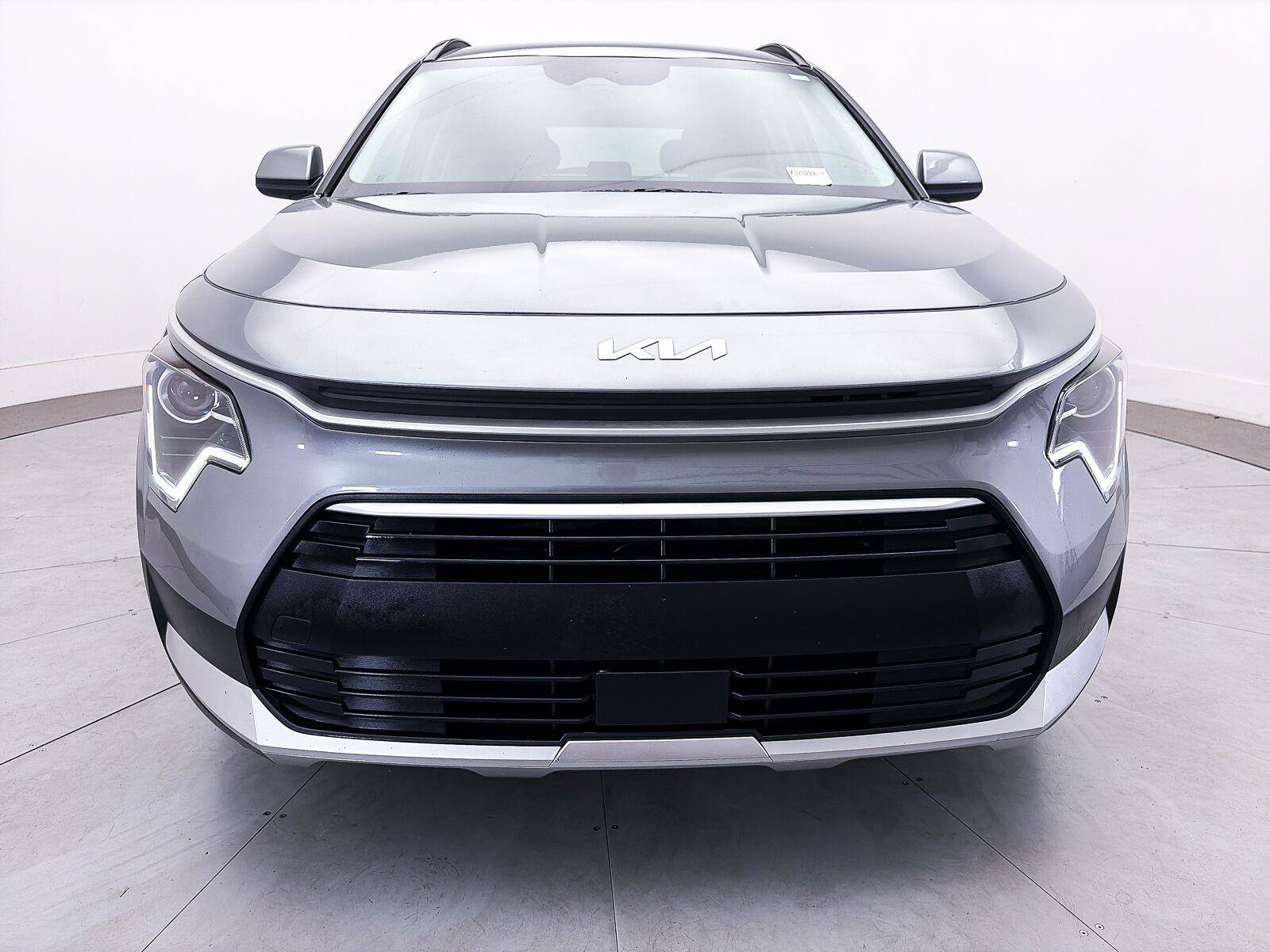Used 2025 Kia Niro EX FWD image 11