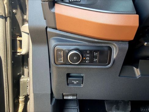 Certified 2024 Ford Bronco Outer Banks AWD/4WD image 36