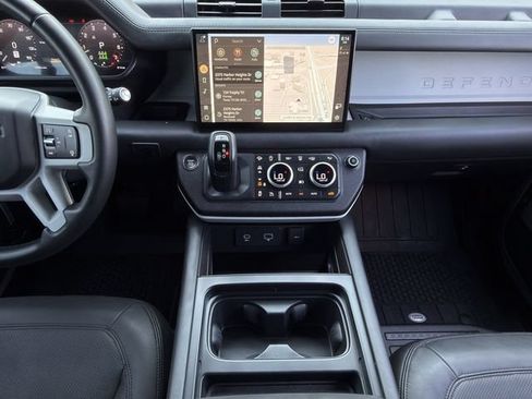 Used 2023 Land Rover Defender 130 SE AWD/4WD image 17