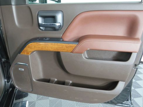 Used 2018 Chevrolet Silverado 2500 High Country image 39