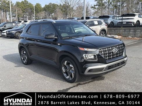 Used 2023 Hyundai Venue SEL image 1