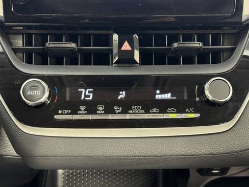 Used 2025 Toyota Corolla LE image 26