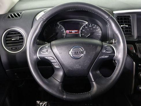 Used 2020 Nissan Pathfinder SV image 38