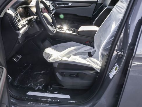 New 2026 Volkswagen Atlas Peak Edition image 22