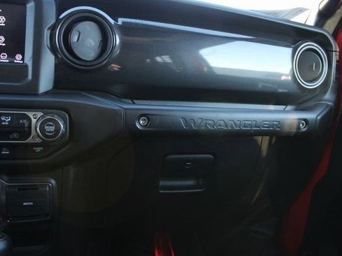 Used 2022 Jeep Wrangler Unlimited Sport image 30