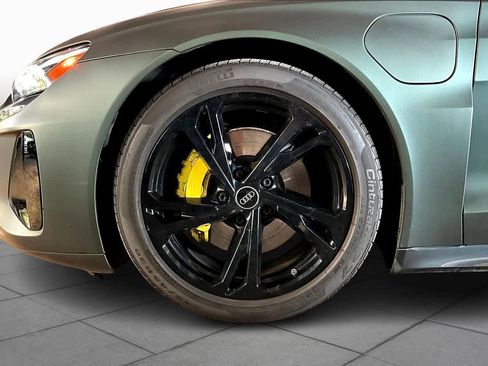 Used 2023 Audi e-tron GT Premium Plus image 10