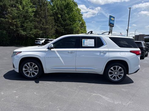 Used 2018 Chevrolet Traverse Premier w/ Driver Confidence II Package FWD image 6
