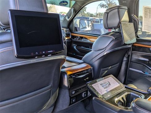 Used 2022 Jeep Grand Wagoneer Series III w/ Rear Seat Video Group 1 image 15