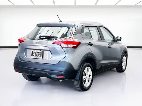 Used 2019 Nissan Kicks S FWD image 4
