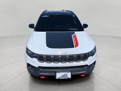 Used 2025 Jeep Compass Trailhawk AWD/4WD image 31
