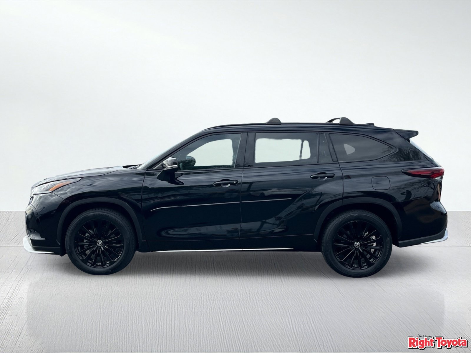 Used 2024 Toyota Highlander XSE AWD/4WD image 3