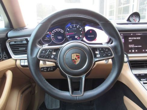 Used 2019 Porsche Panamera 4 image 35