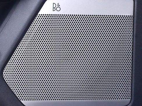 Used 2022 Ford F150 Lightning Lariat image 30