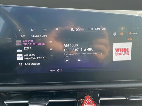 Certified 2023 Kia Niro EX image 19