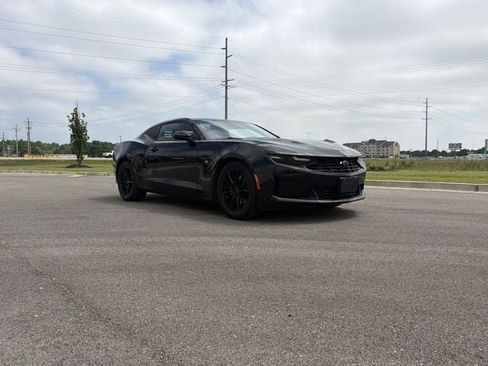 Used 2023 Chevrolet Camaro LT RWD image 7