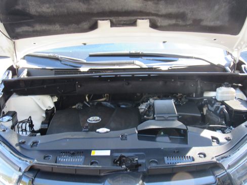 Used 2019 Toyota Highlander SE FWD image 32