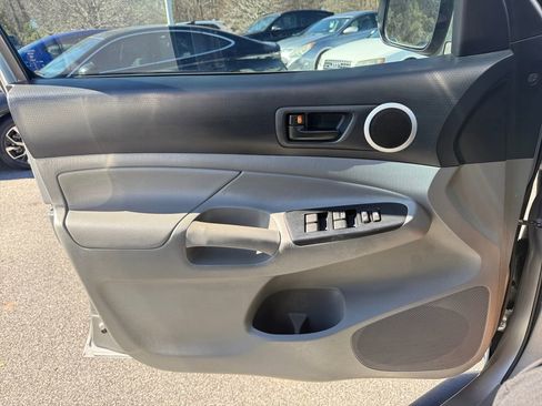 Used 2014 Toyota Tacoma 4x4 Double Cab image 11