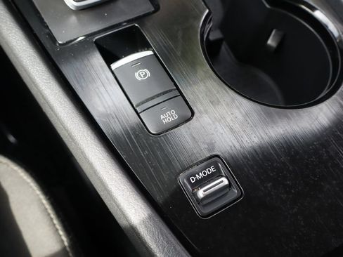 Used 2023 Nissan Rogue S FWD image 29