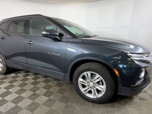 Used 2019 Chevrolet Blazer LT FWD image 2
