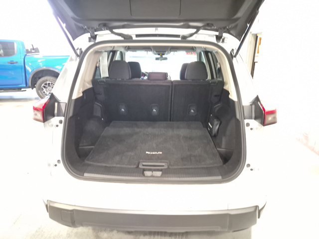 Used 2025 Nissan Rogue S AWD/4WD image 19