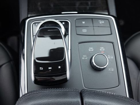 Used 2019 Mercedes-Benz GLE 400 4MATIC image 38