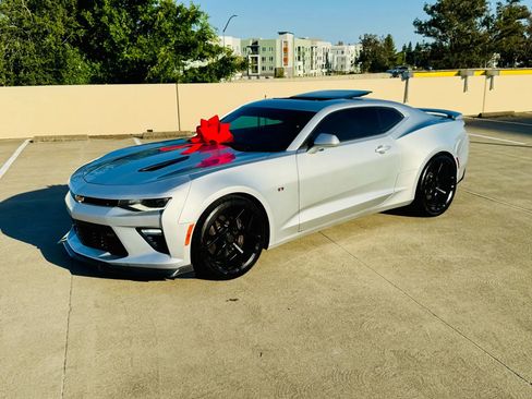Used 2017 Chevrolet Camaro SS image 27