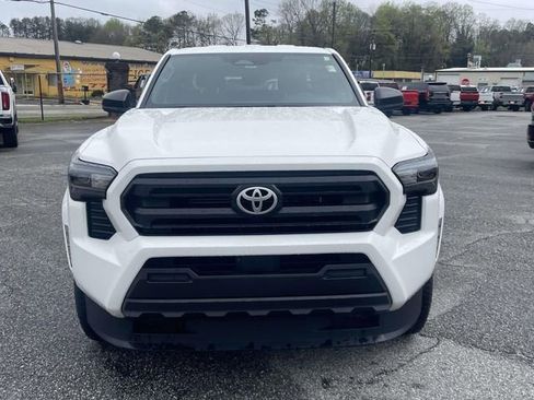 Used 2024 Toyota Tacoma SR image 10