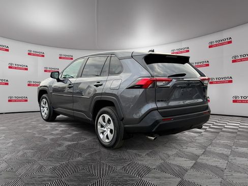Used 2022 Toyota RAV4 LE image 5