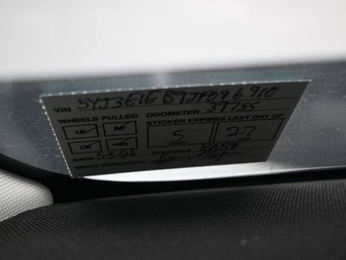 Used 2018 Tesla Model 3 Long Range AWD/4WD image 9