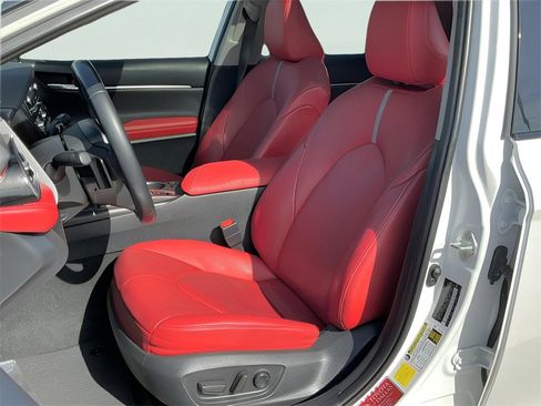 Used 2022 Toyota Camry XSE image 25