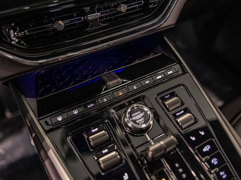 New 2026 Aston Martin DBX 707 image 29