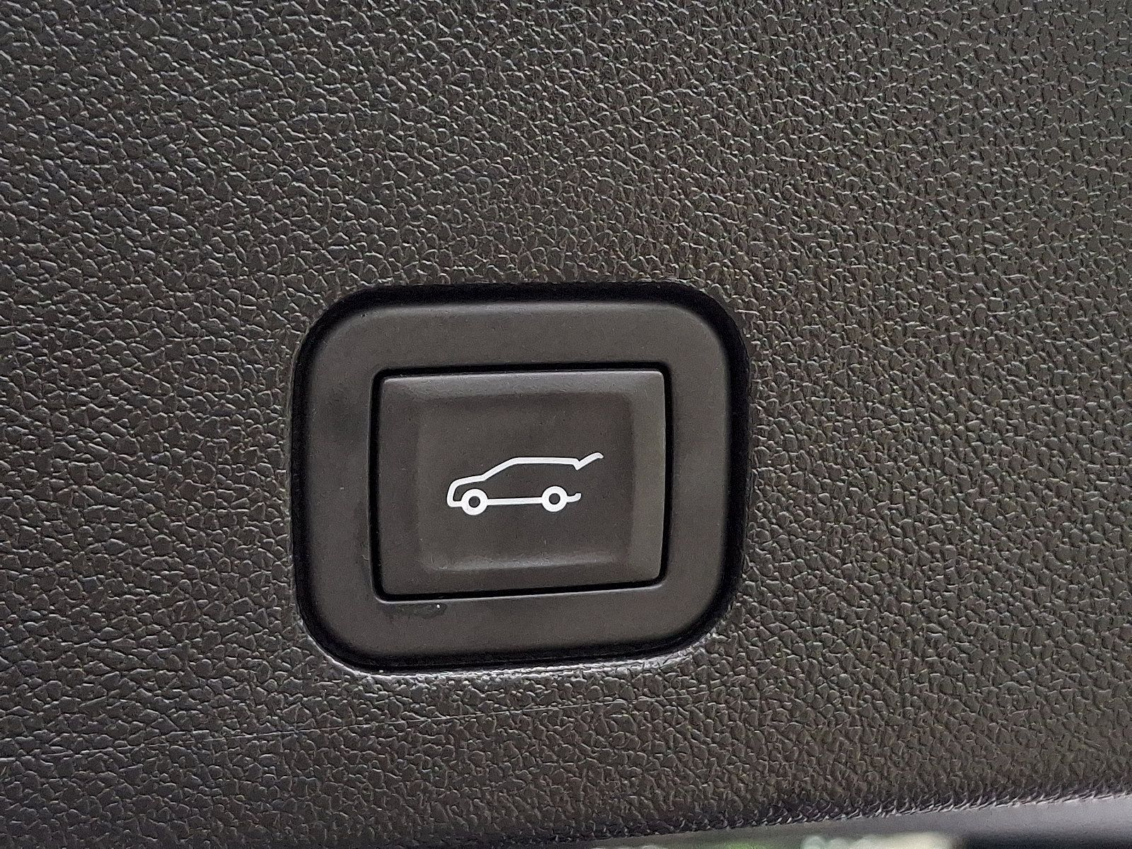 Used 2025 Cadillac XT6 Premium Luxury w/ LPO, Floor Liner Package FWD image 28