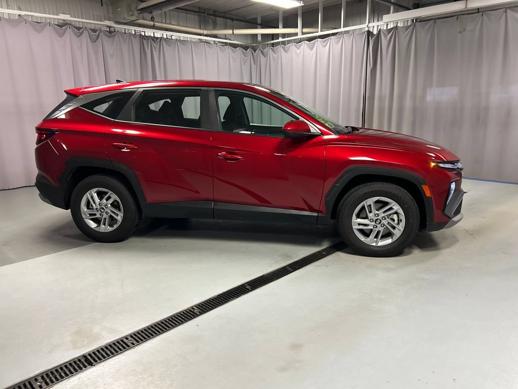 Used 2025 Hyundai Tucson SE AWD/4WD image 8