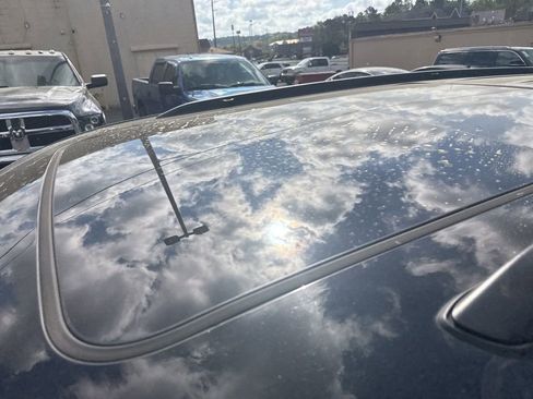 Used 2024 Jeep Grand Cherokee L Limited w/ Luxury Tech Group II image 16