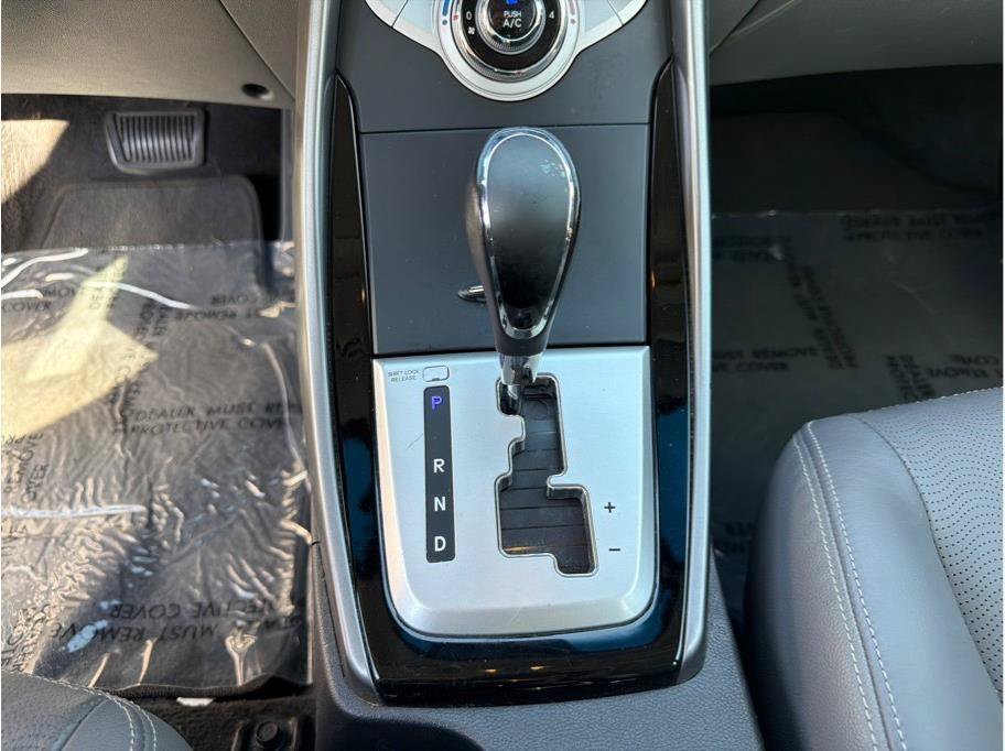 Used 2012 Hyundai Elantra Limited FWD image 16