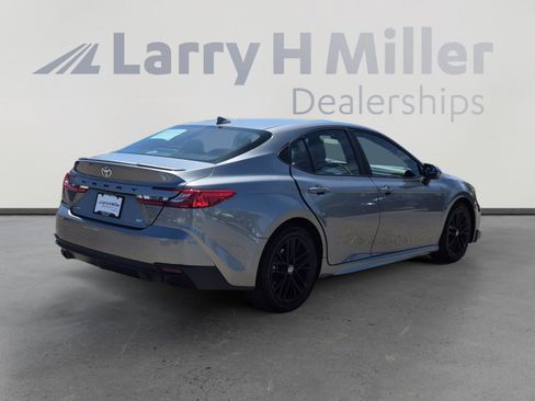 Certified 2025 Toyota Camry SE FWD image 5
