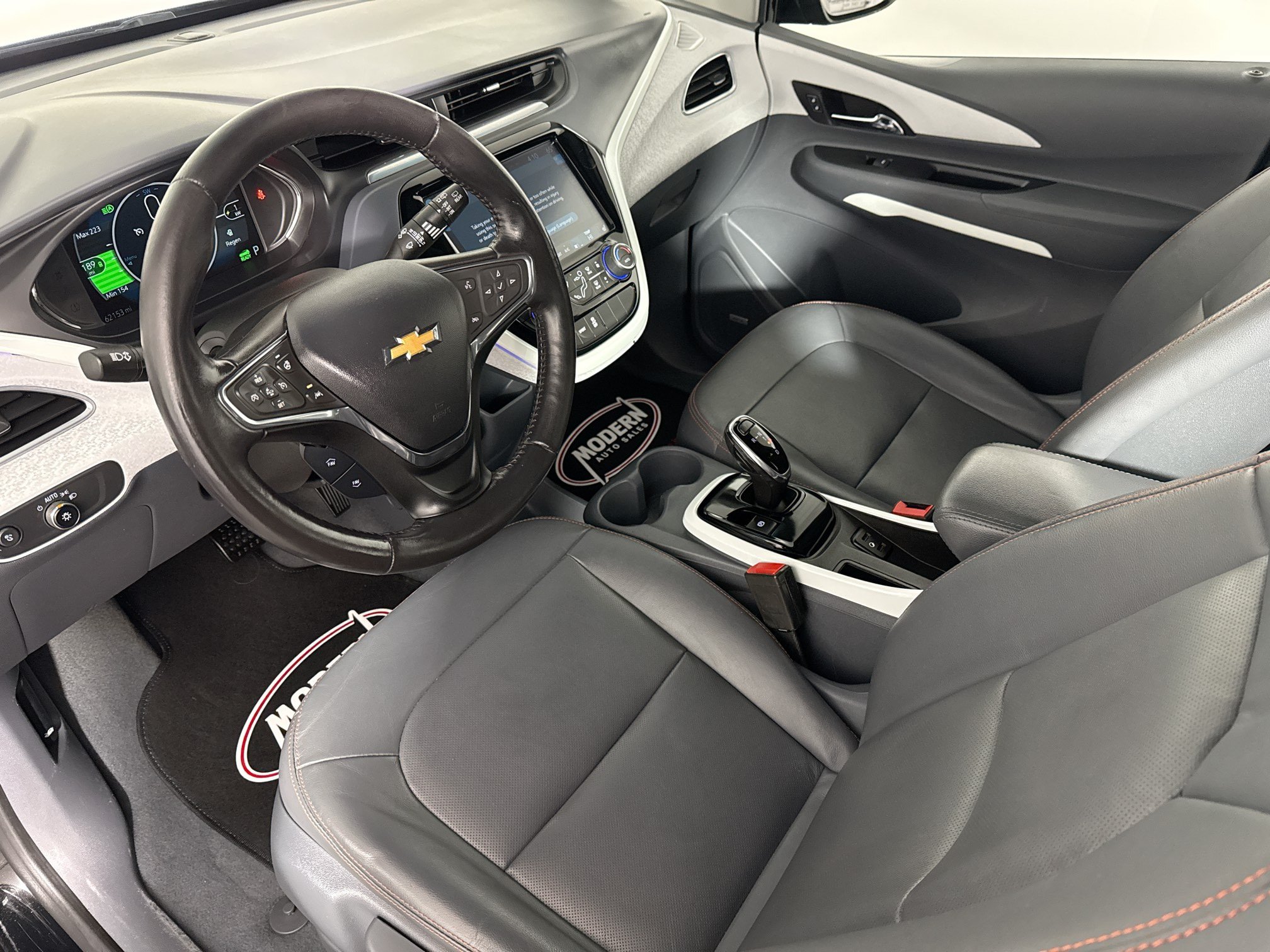 Used 2021 Chevrolet Bolt Premier w/ Infotainment Package FWD image 19