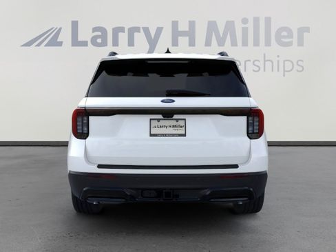New 2025 Ford Explorer ST-Line image 5